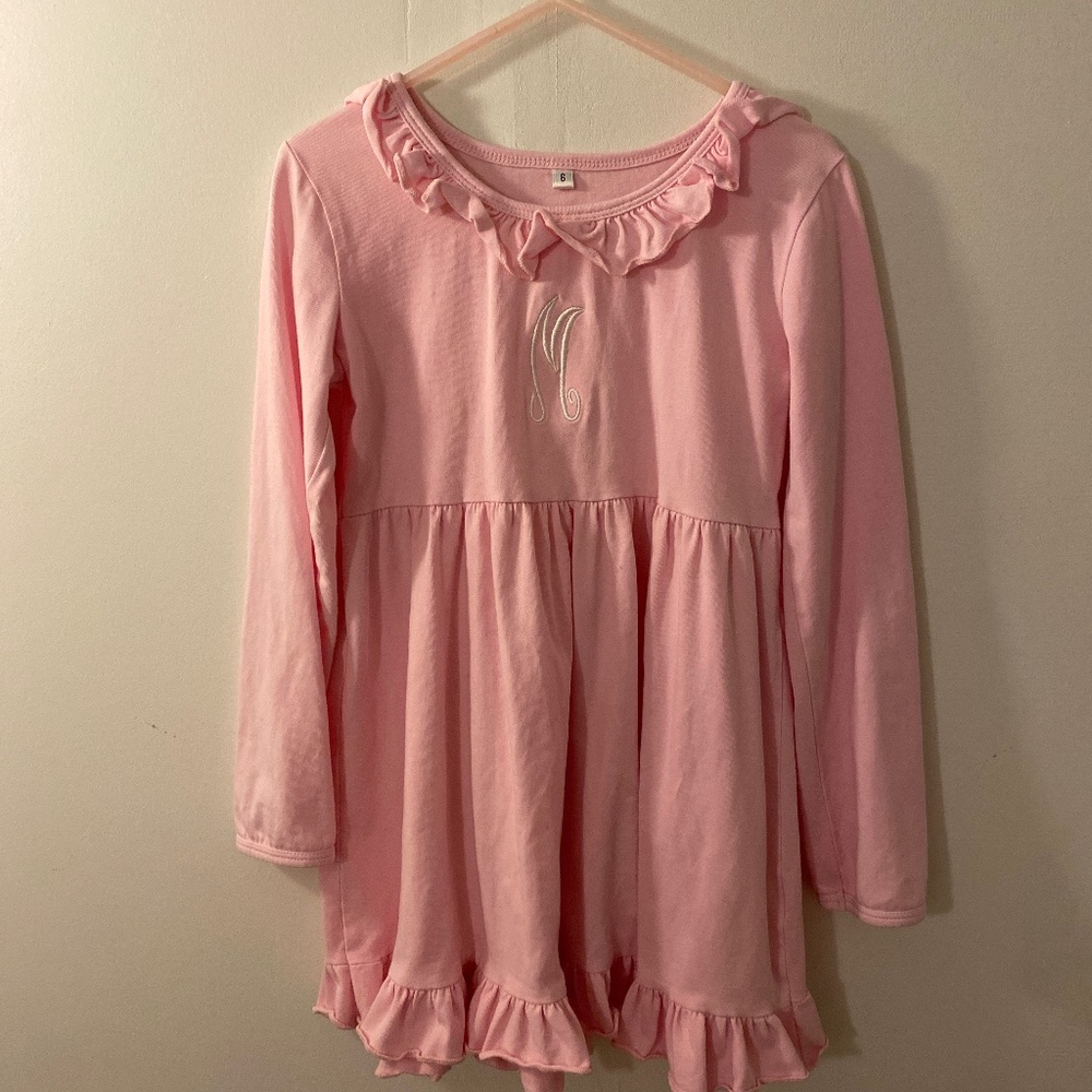“M” embroidered pink dress